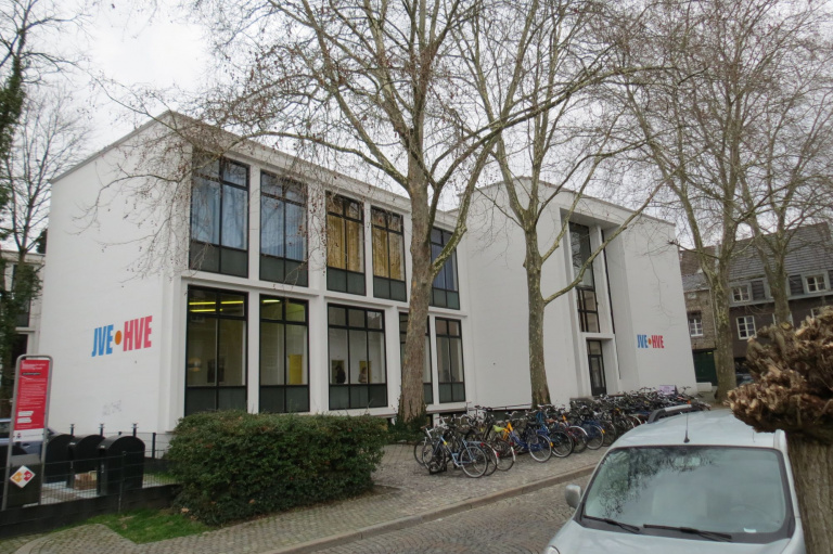 Jan_van_Eyckacademie_vooraanzicht.JPG